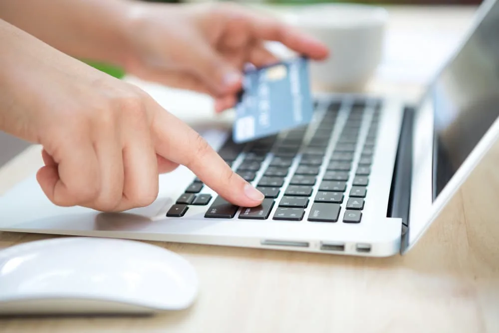 Carte de credit laptop