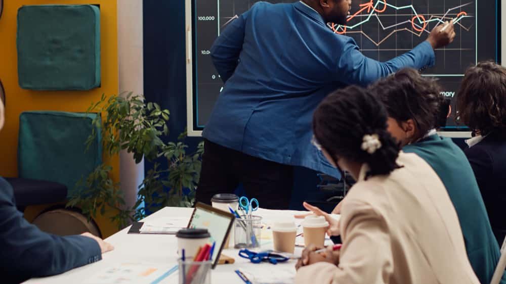 Collegues qui font du développement commercial