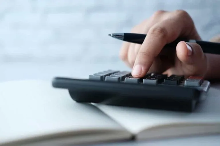 Calculatrice sur le bureau